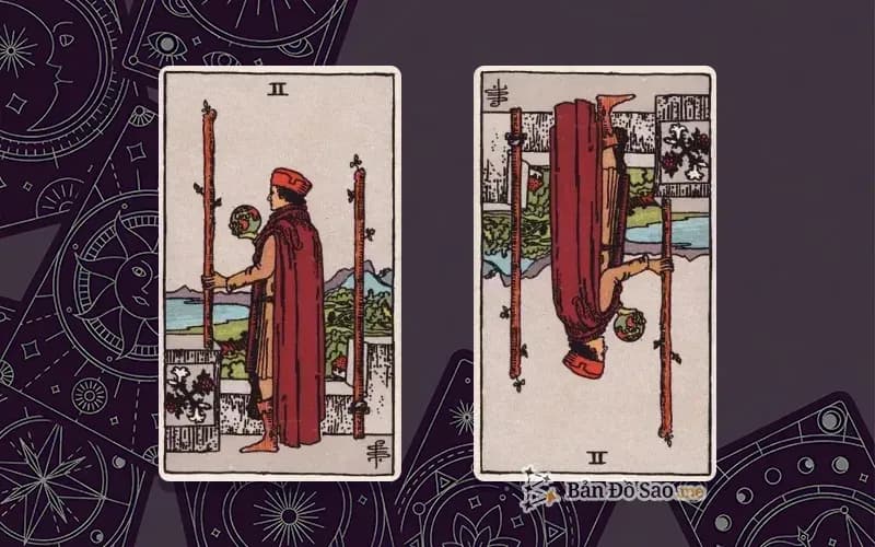 Lá bài Two of Wands xuôi và ngược, so sánh chiều